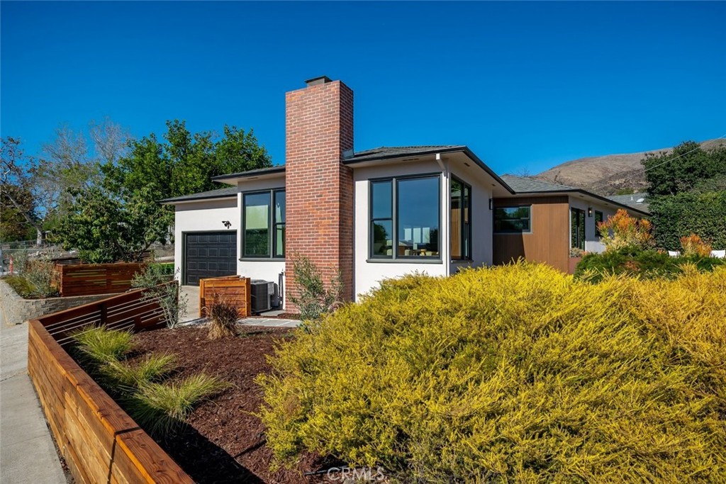 1304 Sydney Property Photo 42