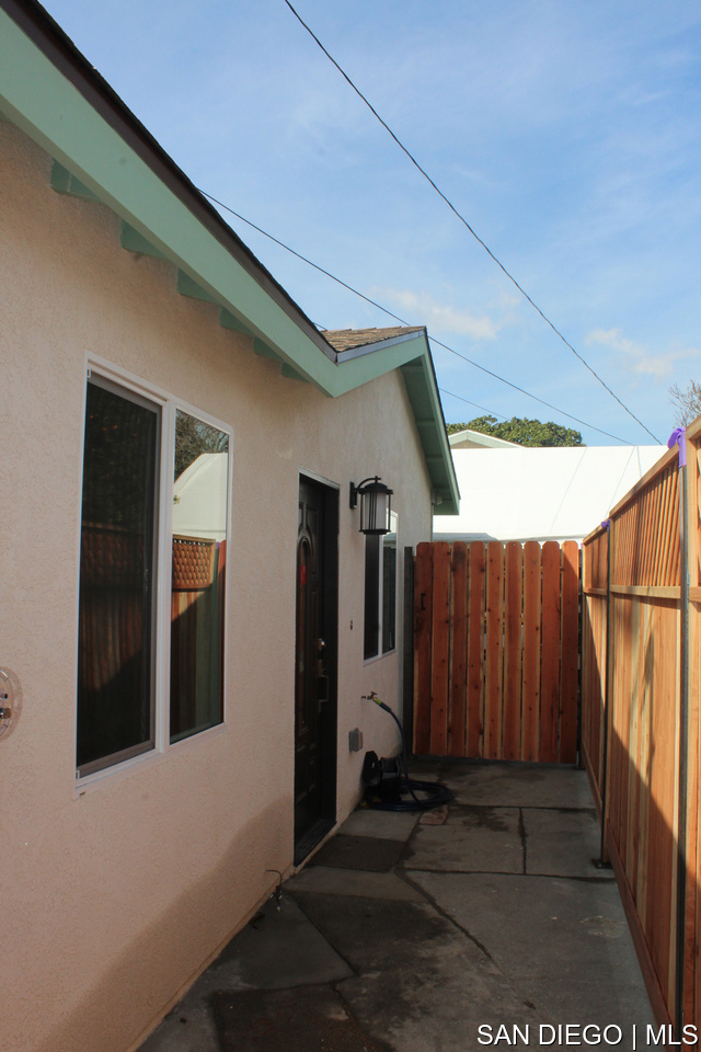 2118 Oregon Ave A Property Photo