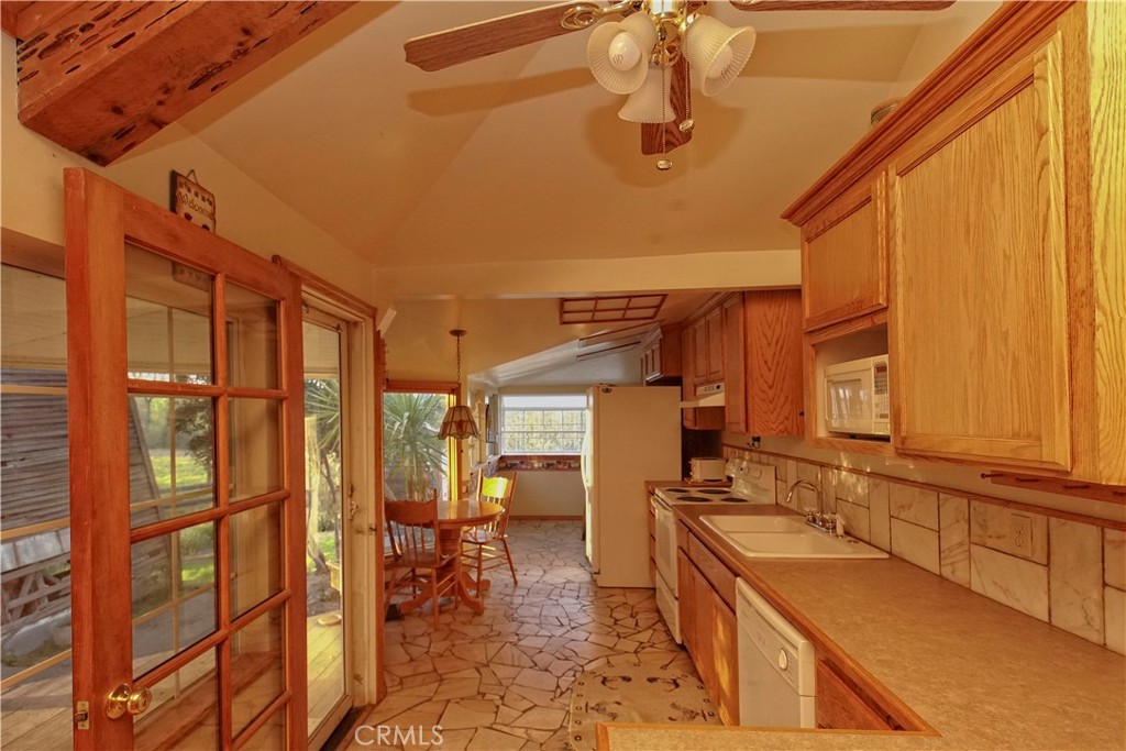 15385 Weston Road Property Photo 7