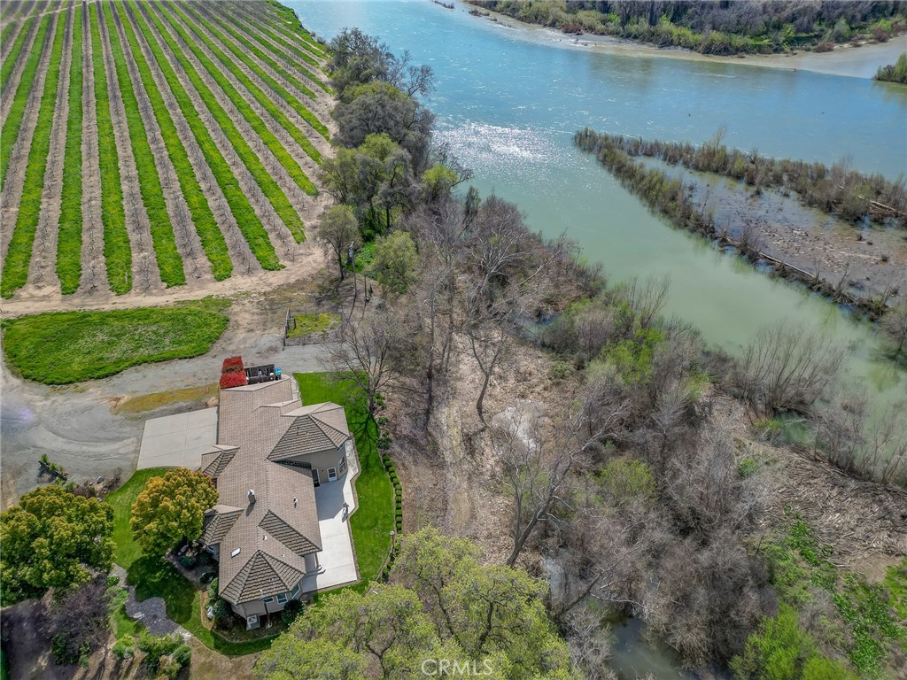 6725 State Highway 99e Property Photo 3