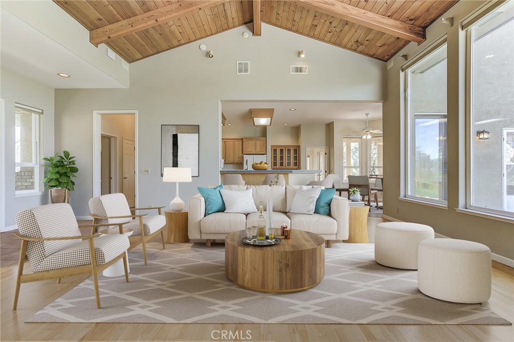 6725 State Highway 99e Property Photo 13