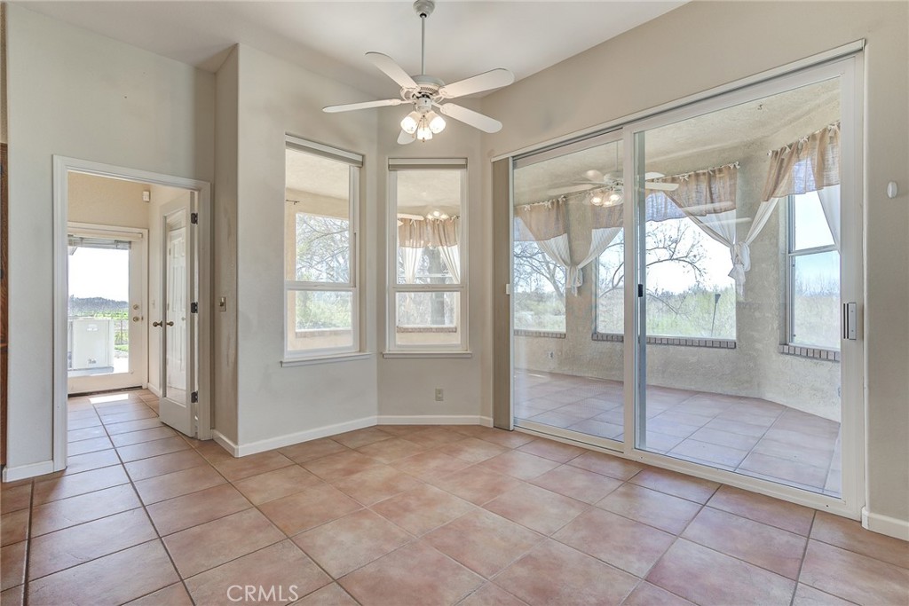 6725 State Highway 99e Property Photo 16