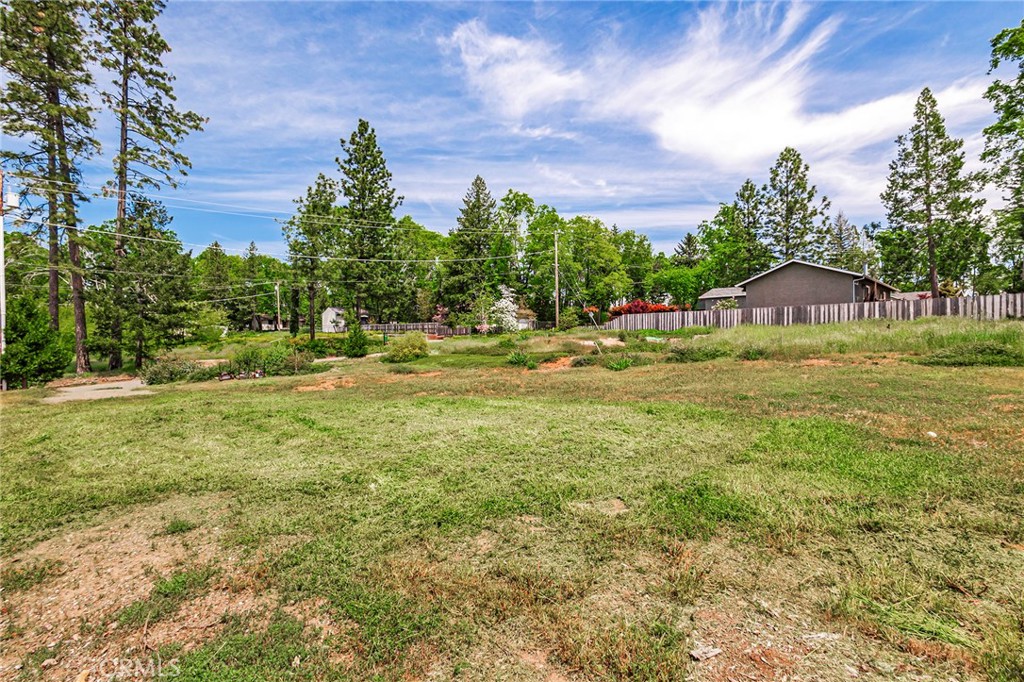 6484 Loyola Court Property Photo 11