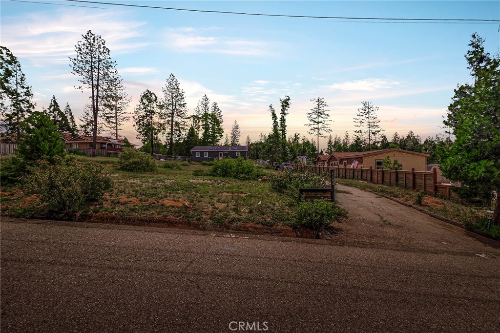 6484 Loyola Court Property Photo 15