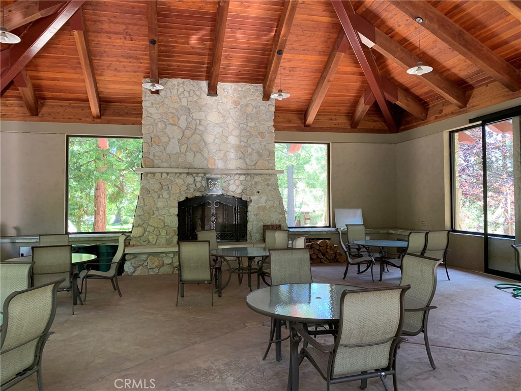 118 Fox Pine Drive Property Photo 4