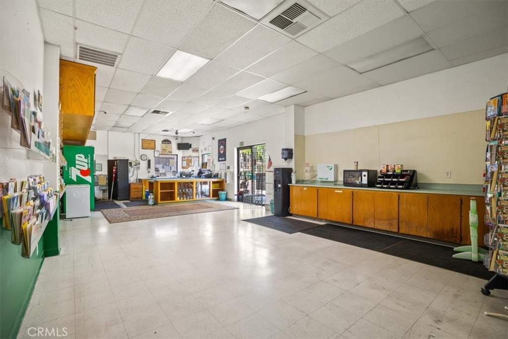 1625 Mangrove Avenue Property Photo 3
