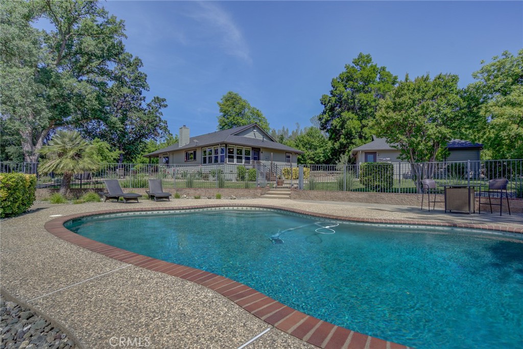 18525 Farquhar Road Property Photo 1