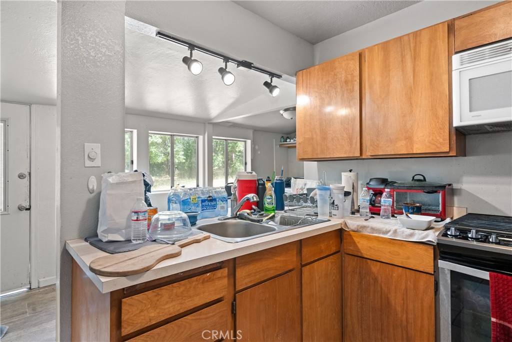9803 Cohasset Road Property Photo 7