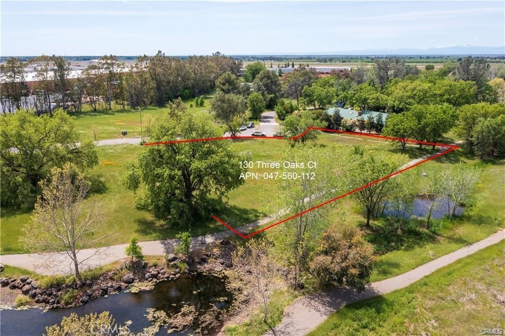 130 Three Oaks Court Property Photo 2