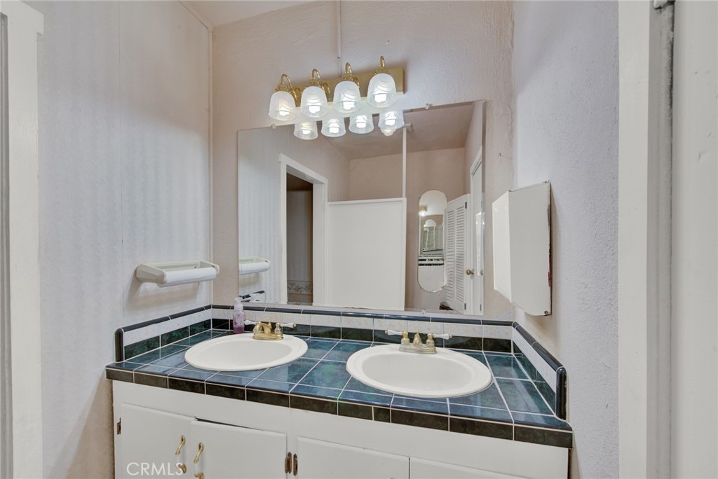 618 4th Property Photo 24