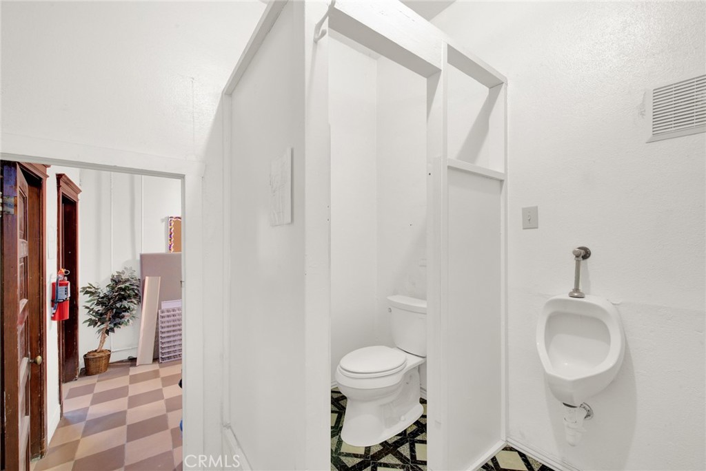 618 4th Property Photo 28