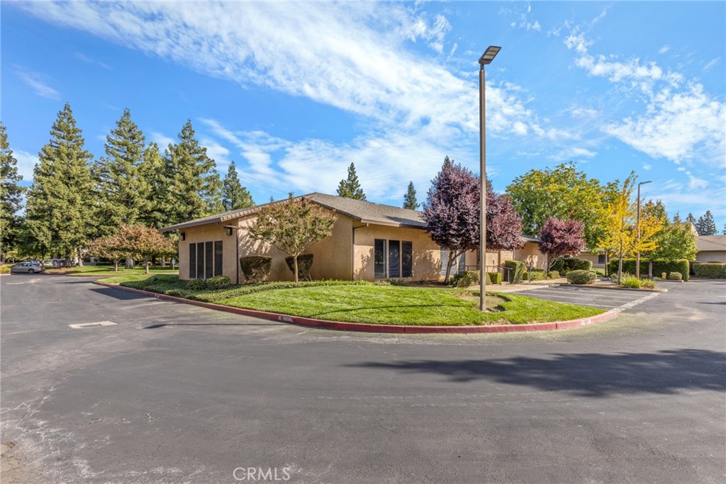 1367 E Lassen Avenue 1b Property Photo 4