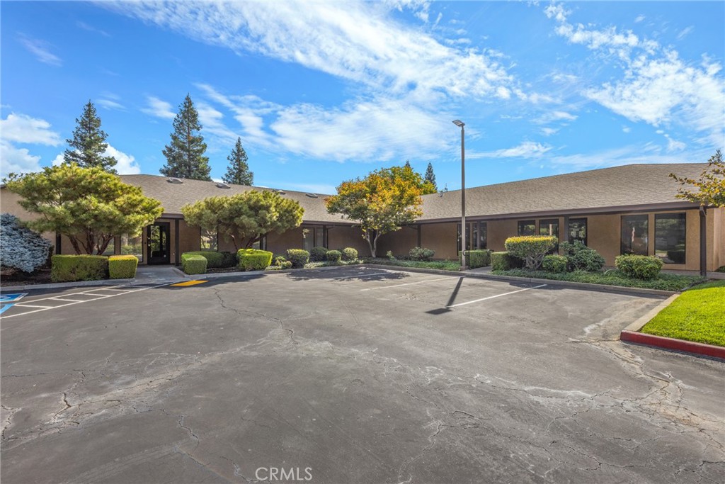 1367 E Lassen Avenue 1b Property Photo 6