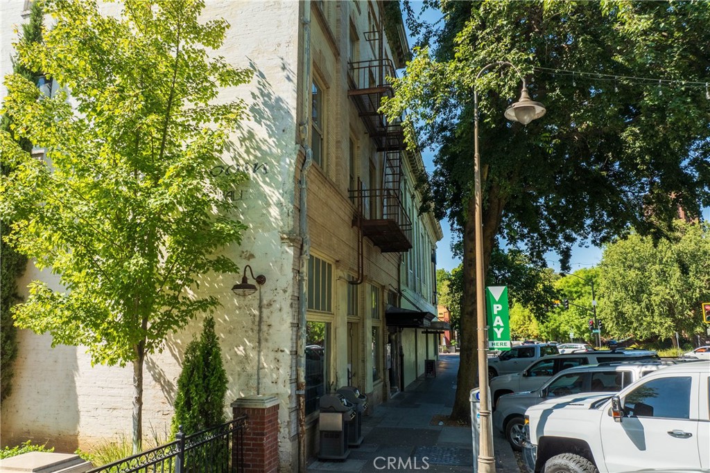 105 Broadway Street Property Photo 7