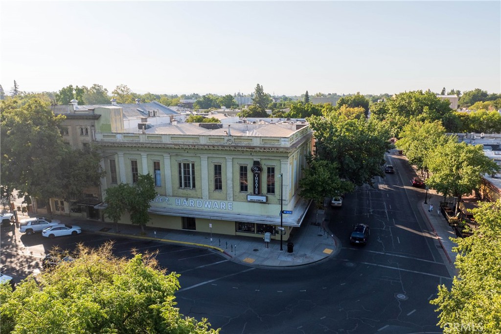 105 Broadway Street Property Photo 8