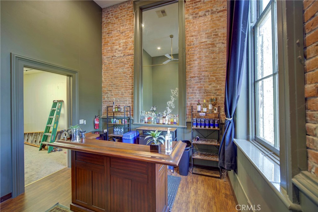 105 Broadway Street Property Photo 11