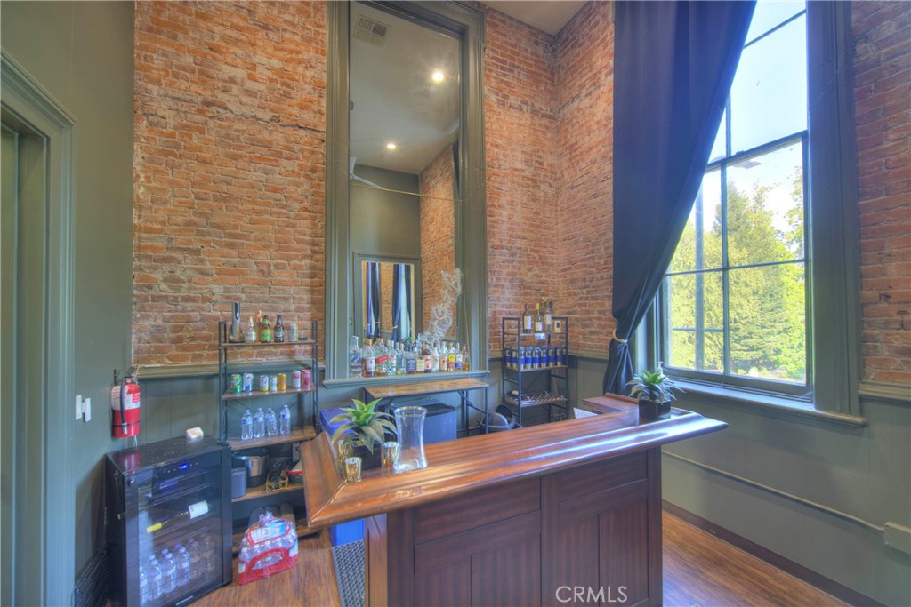 105 Broadway Street Property Photo 14