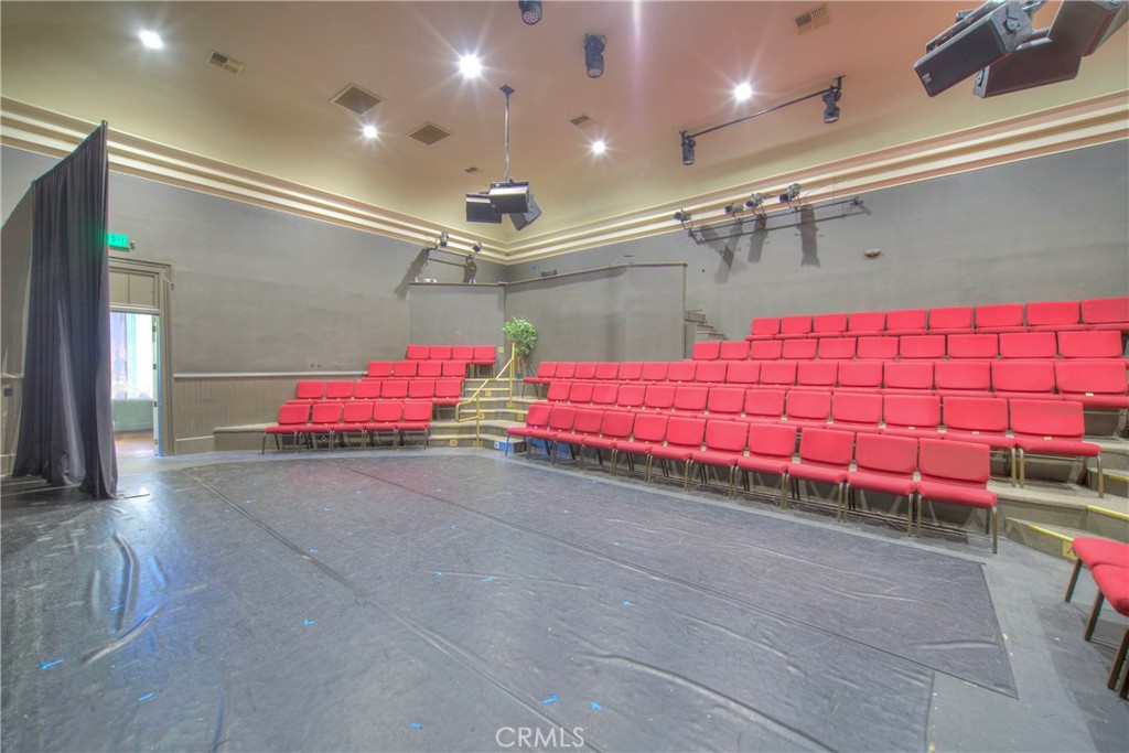 105 Broadway Street Property Photo 15