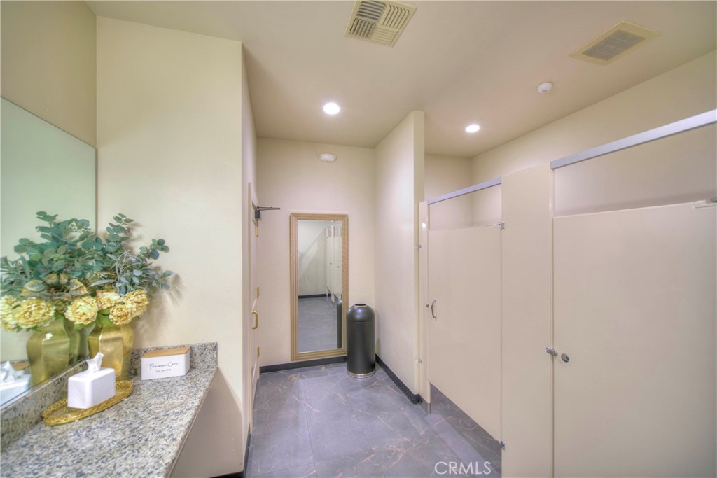105 Broadway Street Property Photo 21