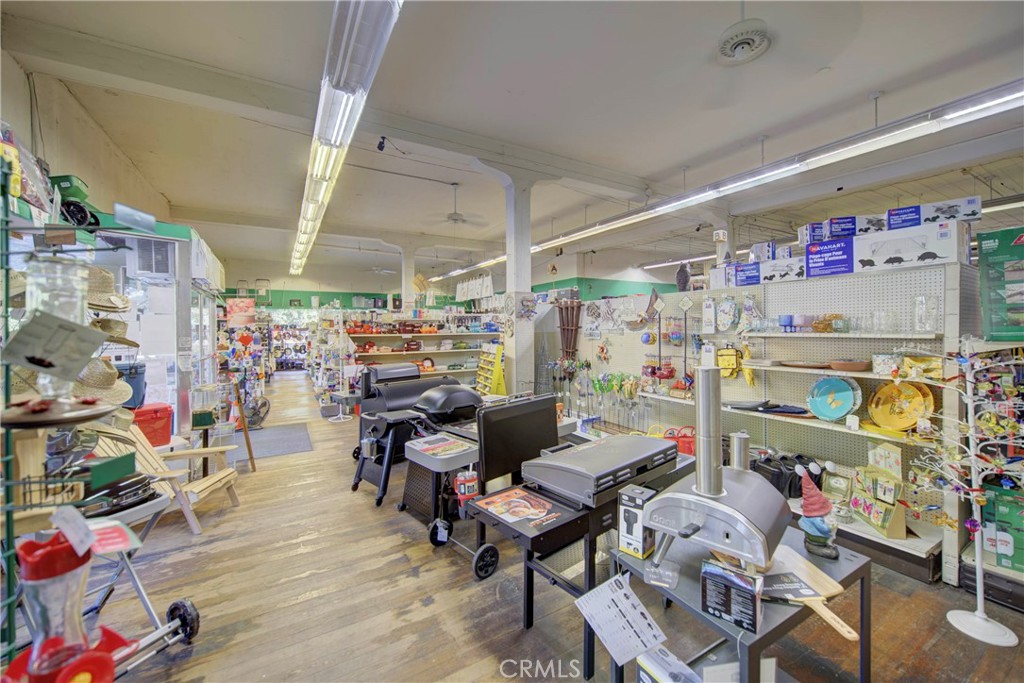 105 Broadway Street Property Photo 28