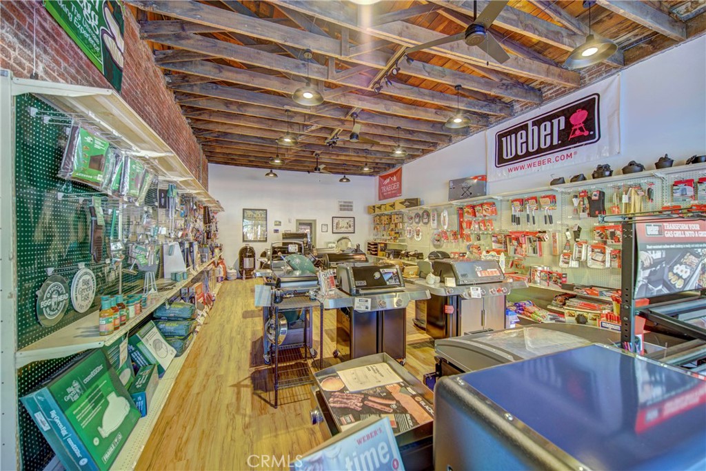 105 Broadway Street Property Photo 29