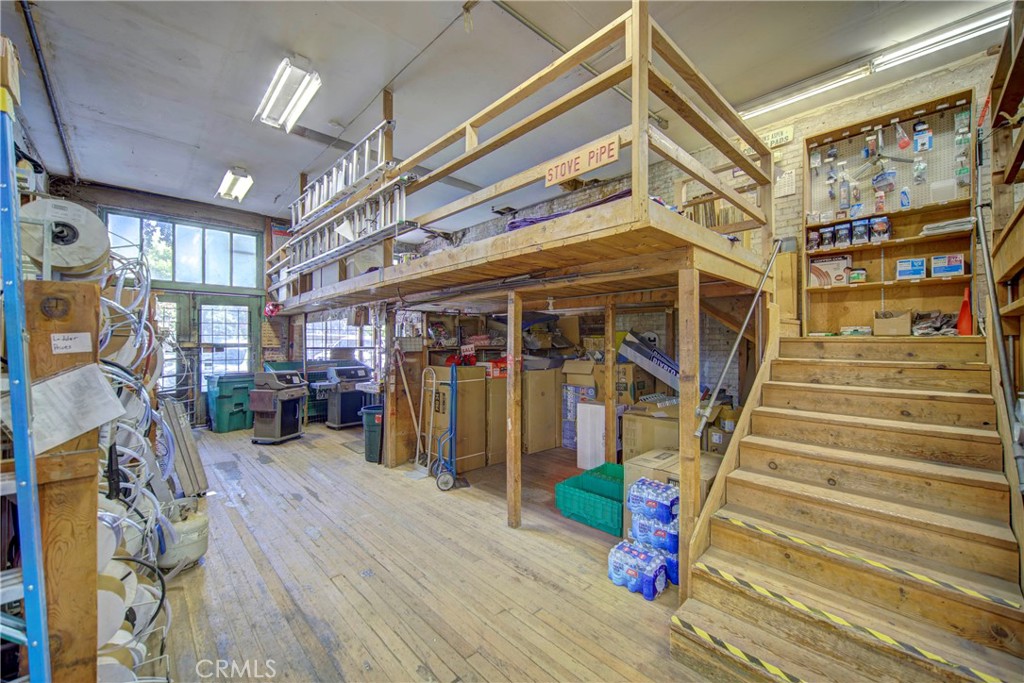 105 Broadway Street Property Photo 33