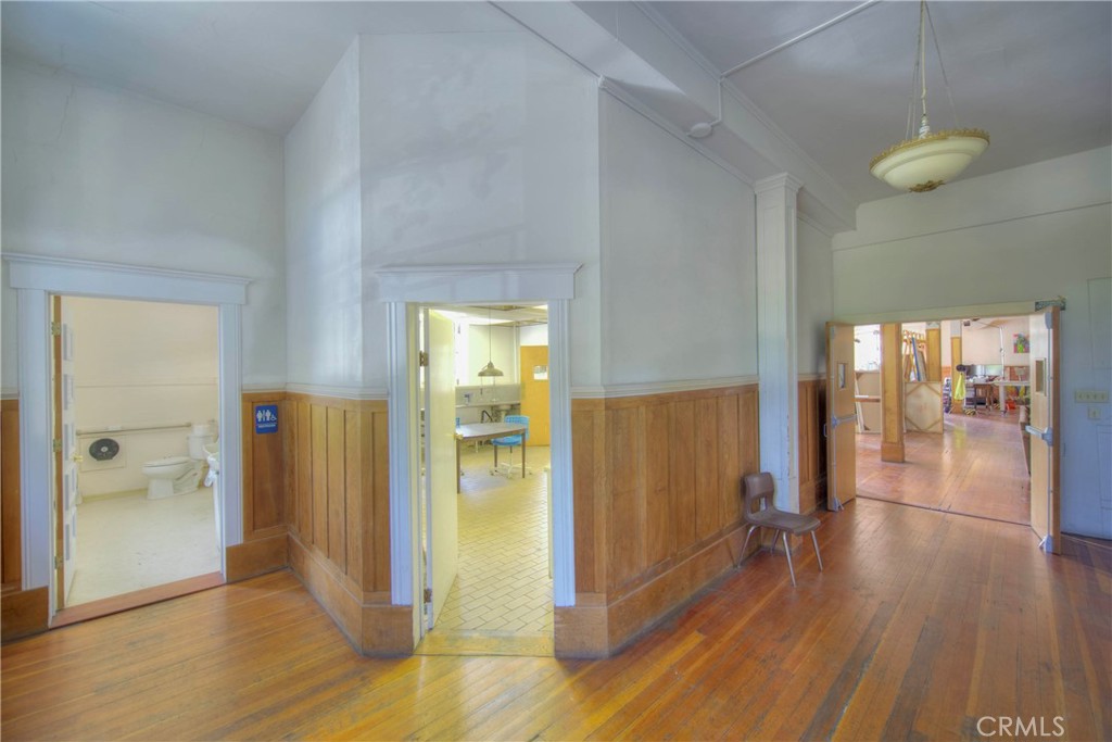 105 Broadway Street Property Photo 39