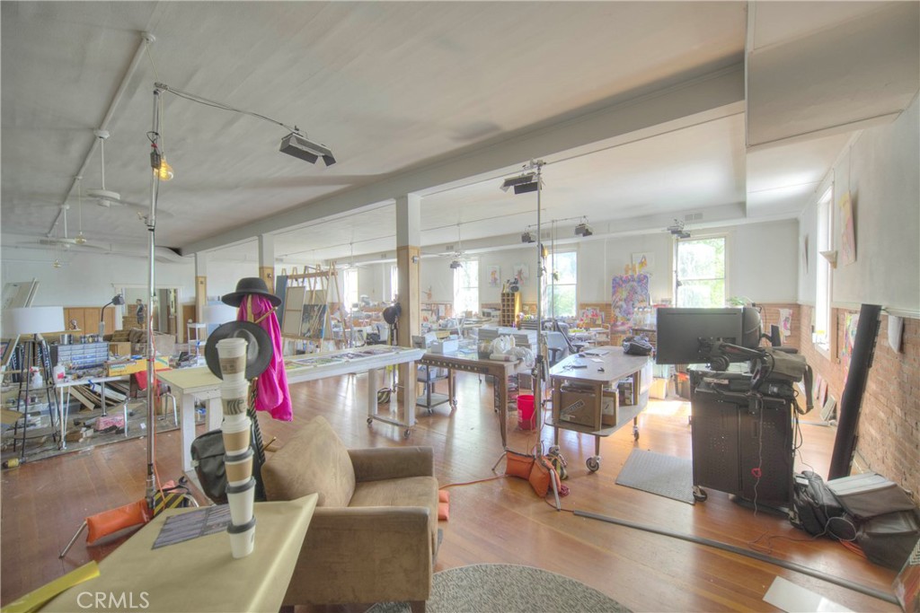 105 Broadway Street Property Photo 43