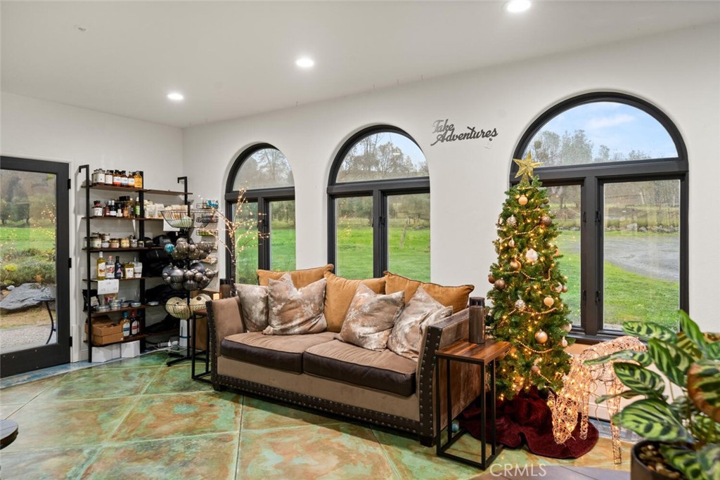 6237 Cohasset Road Property Photo 41