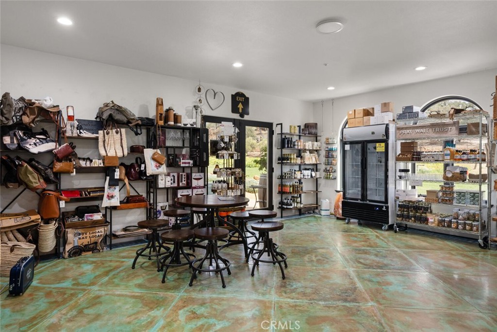 6237 Cohasset Road Property Photo 43