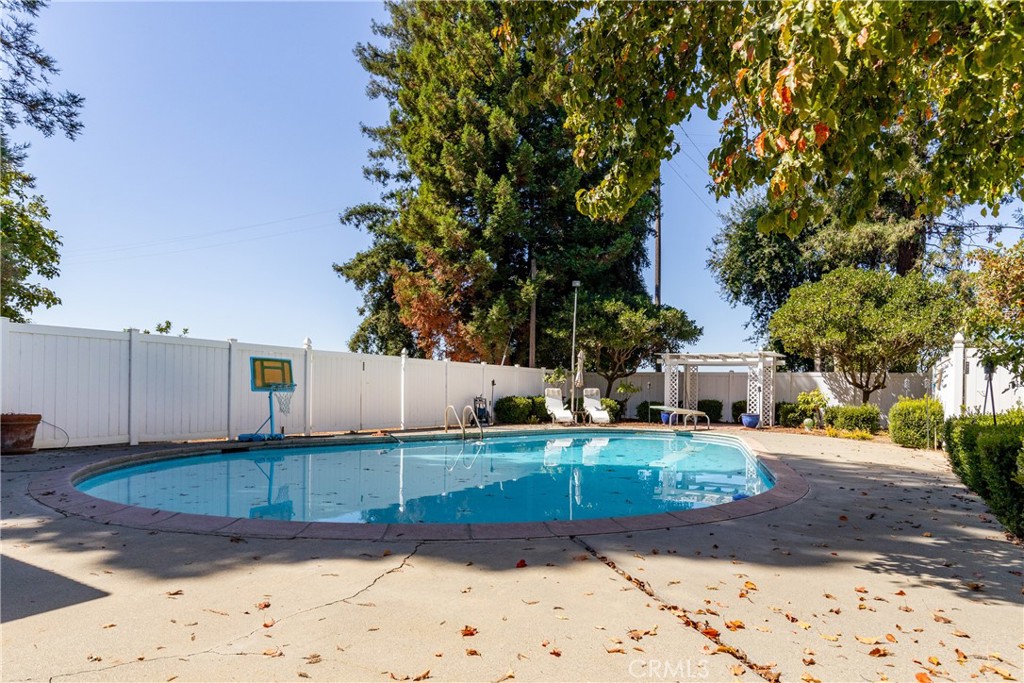 1582 Ca-45 Property Photo 32
