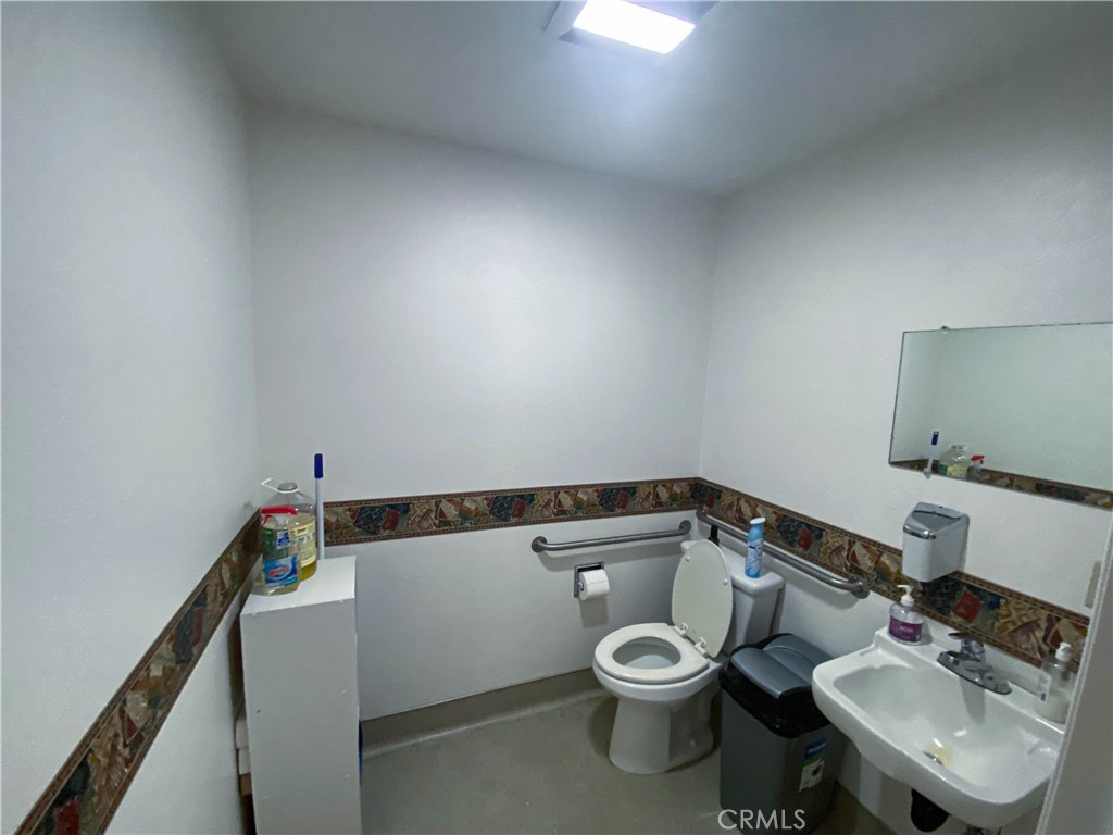 6141 Center Street Property Photo 18