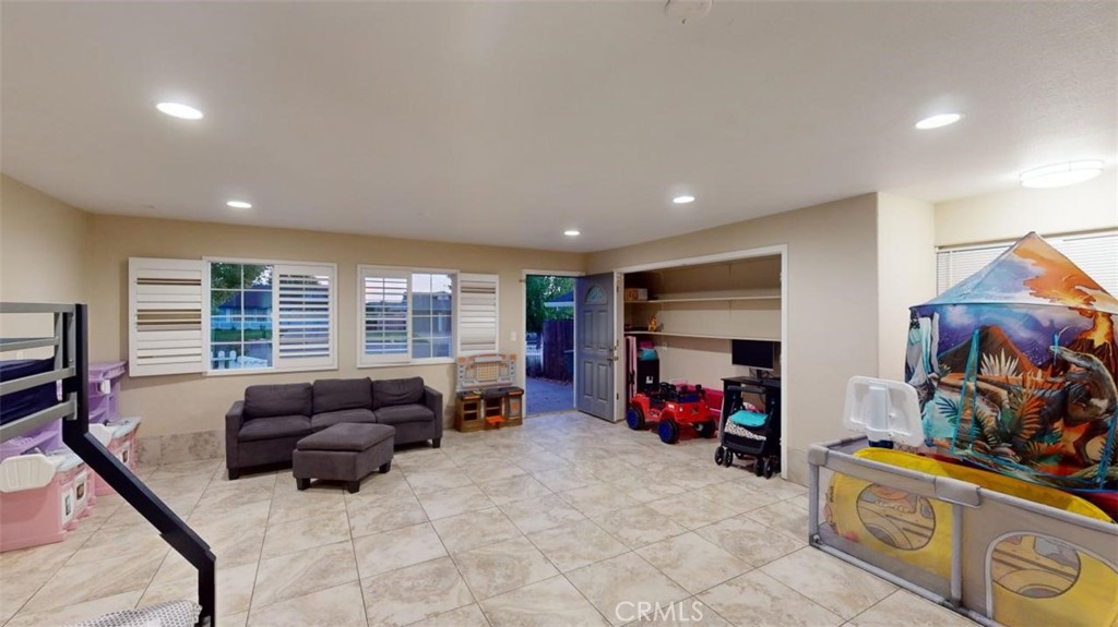 6 Avery Court Property Photo 14