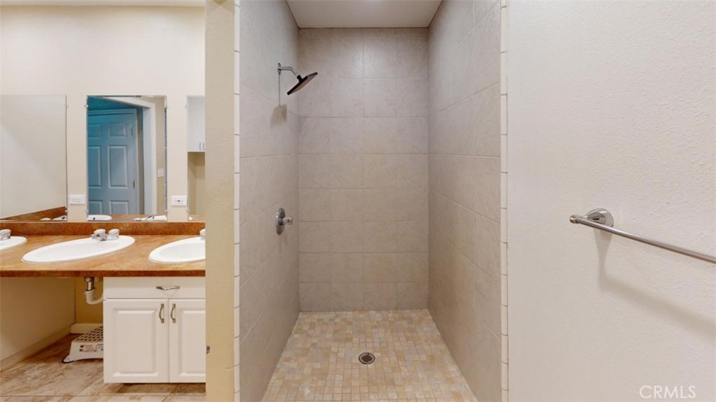 6 Avery Court Property Photo 17