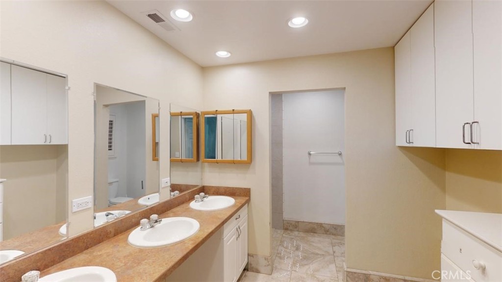 6 Avery Court Property Photo 37