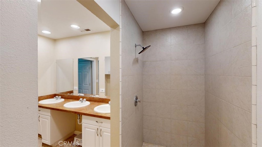 6 Avery Court Property Photo 43