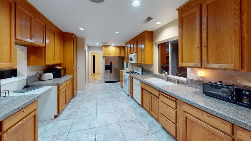 6 Avery Court Property Photo 60