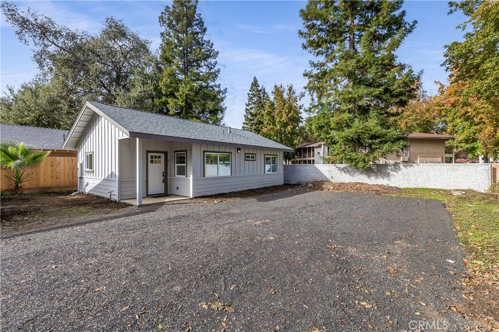 1122 Stewart Avenue Property Photo 4