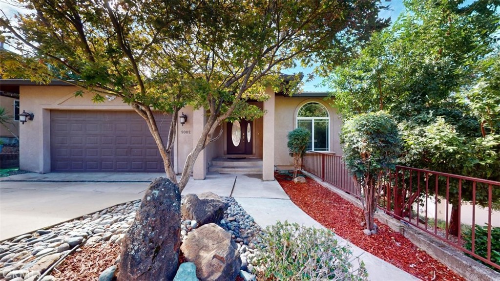 5002 Royal Oaks Drive Property Photo 1