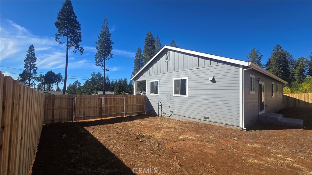 13990 Pineland Circle Property Photo 3