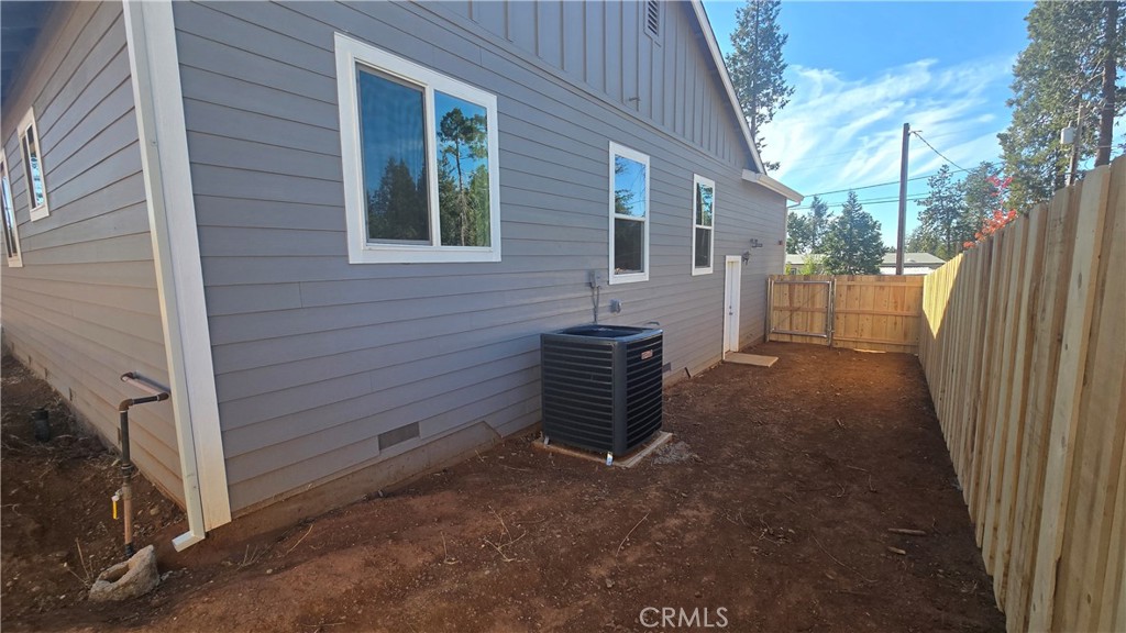 13990 Pineland Circle Property Photo 8