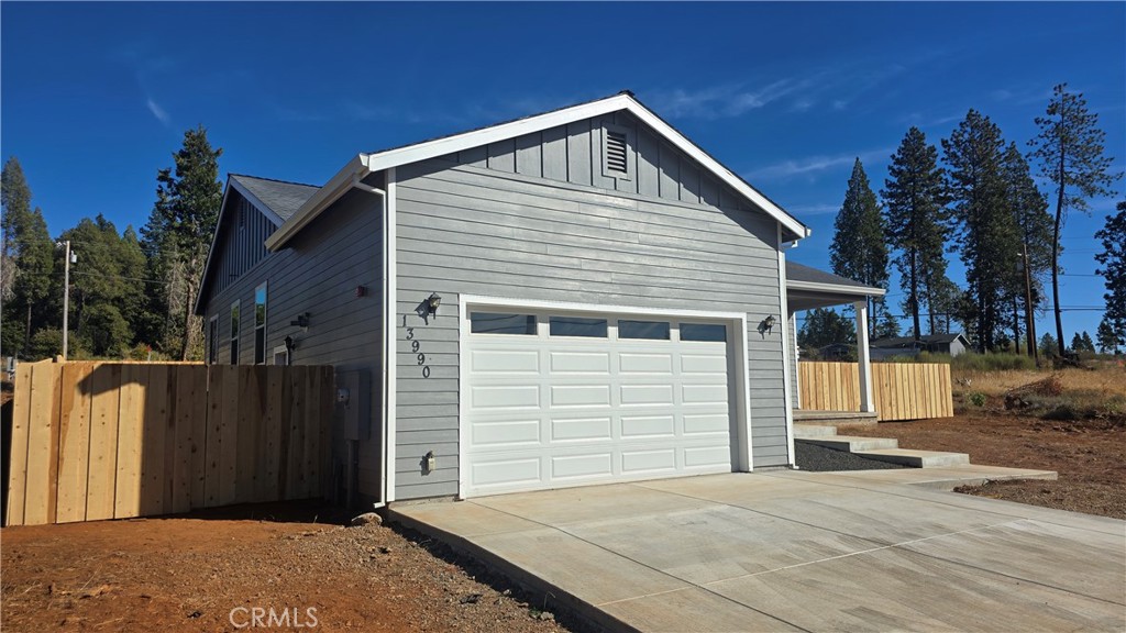 13990 Pineland Circle Property Photo 9