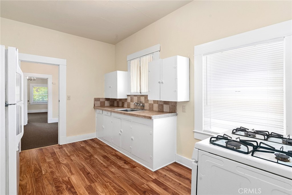812 W 1st Street Property Photo 16