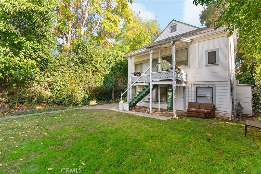 812 W 1st Street Property Photo 43