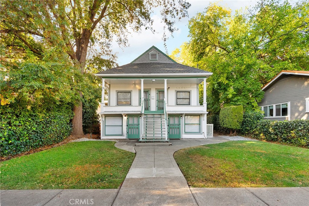 812 W 1st Street Property Photo 49