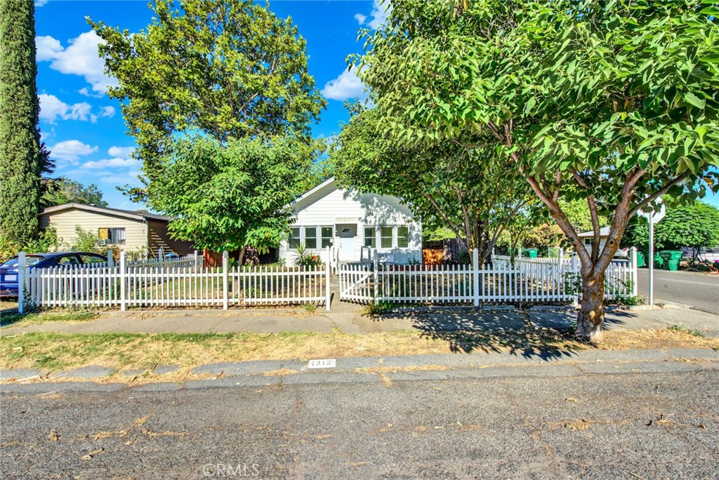 1312 4th Property Photo 2