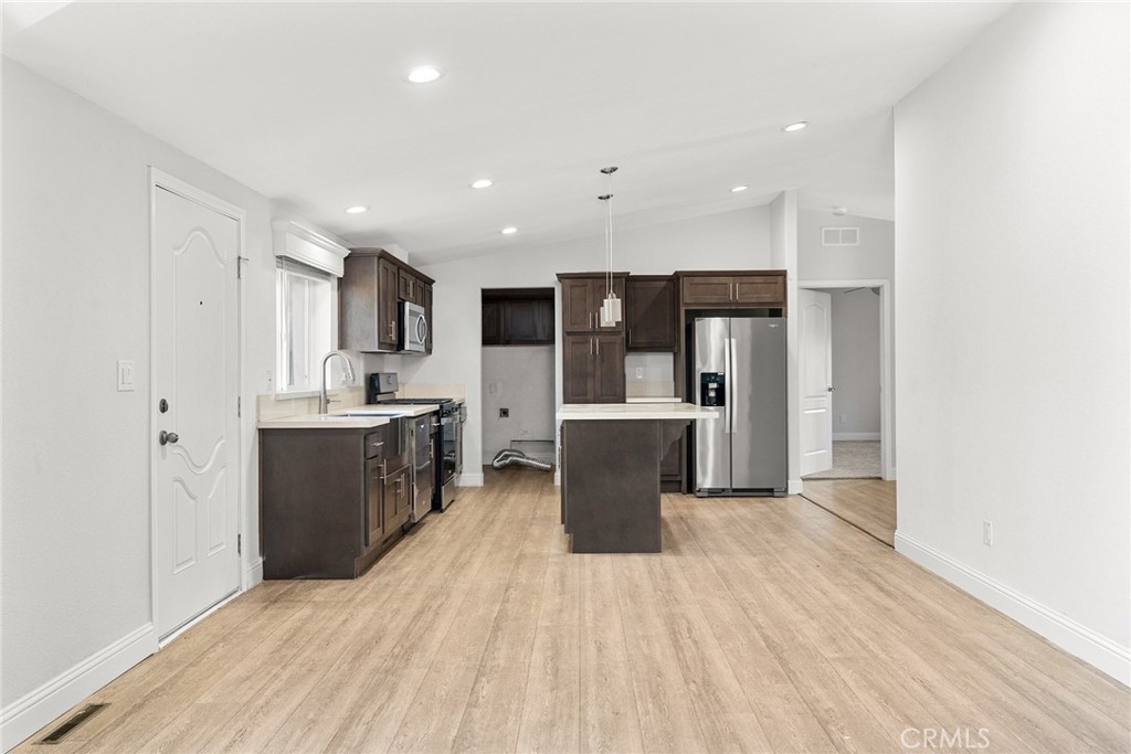 511 Montgomery Property Photo 6
