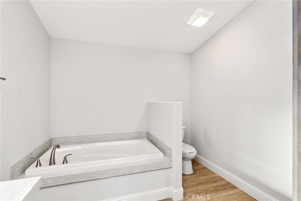511 Montgomery Property Photo 12