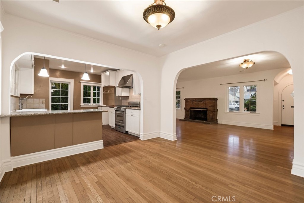 667 E 8th Street Property Photo 15