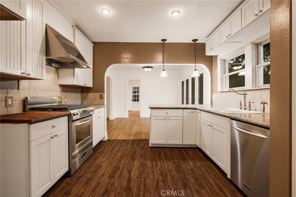 667 E 8th Street Property Photo 18